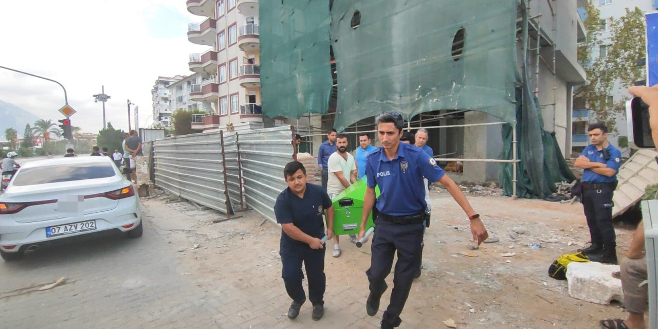 İnşaattan Düşen İşçi Hayatını Kaybetti