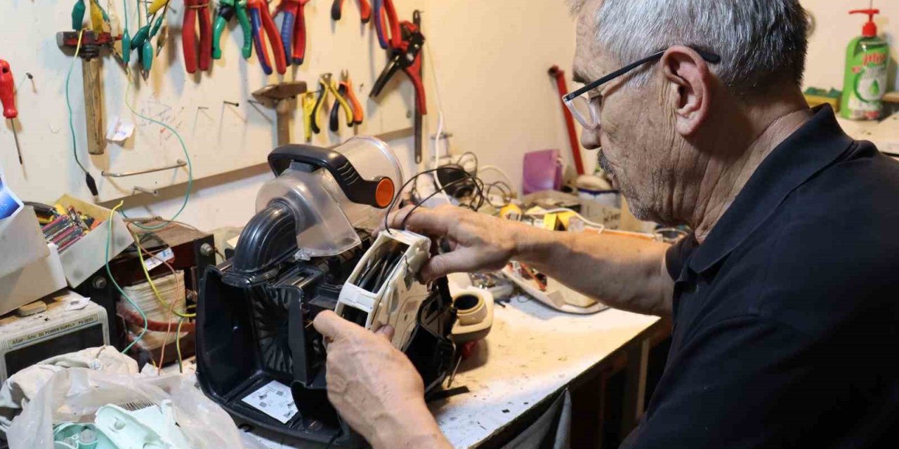 Bu Dükkanda Tamir Edilmeyecek Hiçbir Şey Yok