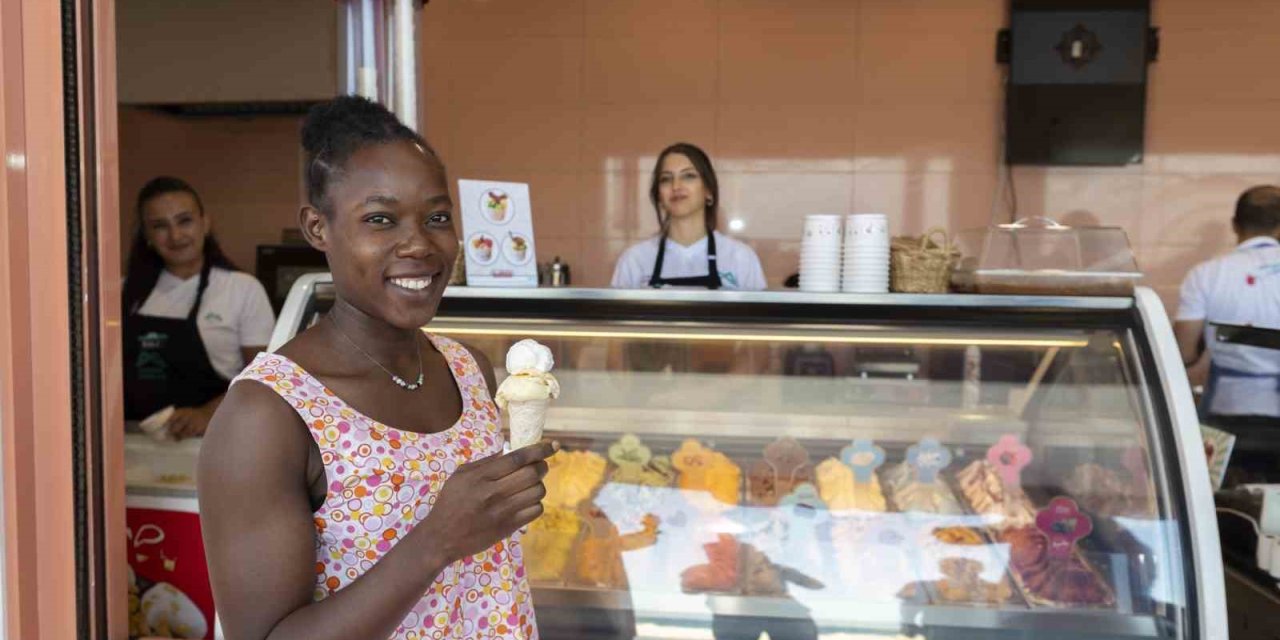 Mersin Büyükşehir Belediyesinden Sahile 2 Yeni Kafe