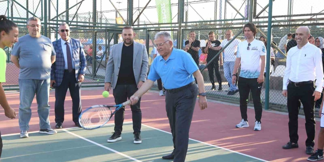 Büyükkılıç’tan Tenis Defi Ligi Sporcularına Tebrik