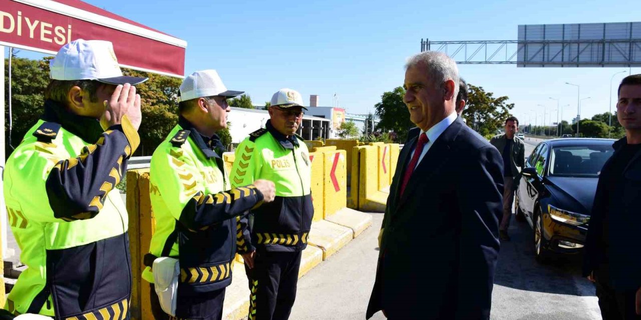 Emniyet Genel Müdür Yardımcısı Tayfur İle Trafik Başkanı Ayhan, Eskişehir’de Kontrol Noktasını Denetledi