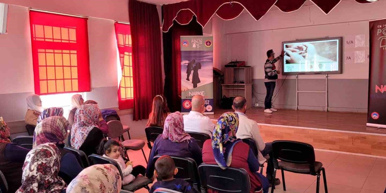 Jandarmadan Annelere ‘narkotik’ Eğitimi