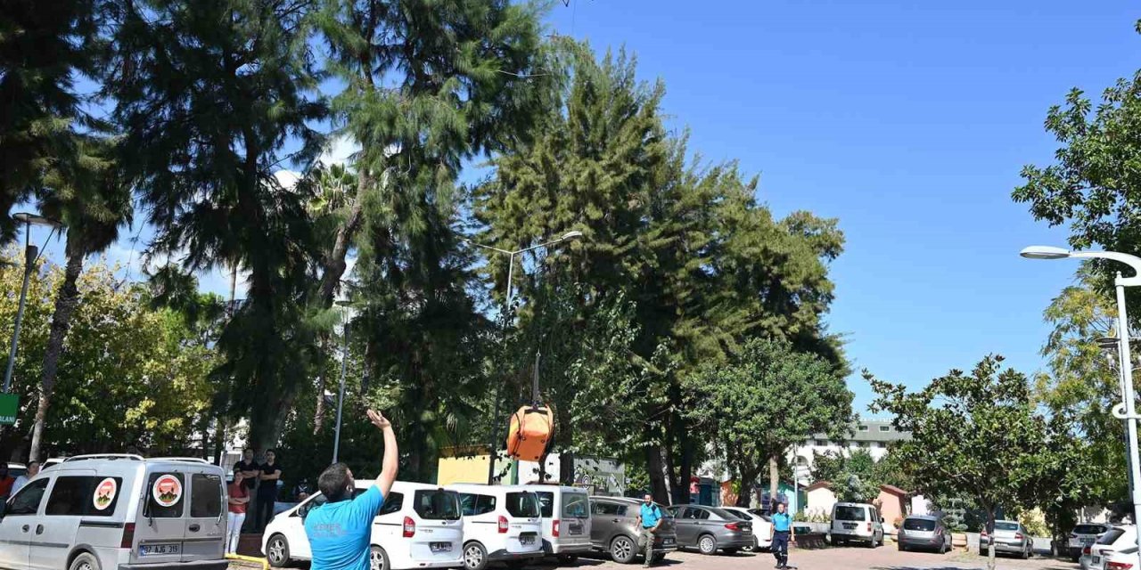 Belediye Personeline İlk Yardım Çantası Dronla Geldi