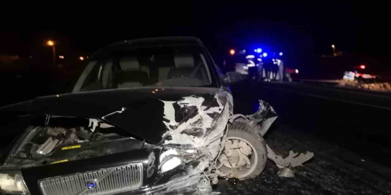 Aksaray’da 5 Araçlı Zincirleme Kaza: 3 Yaralı