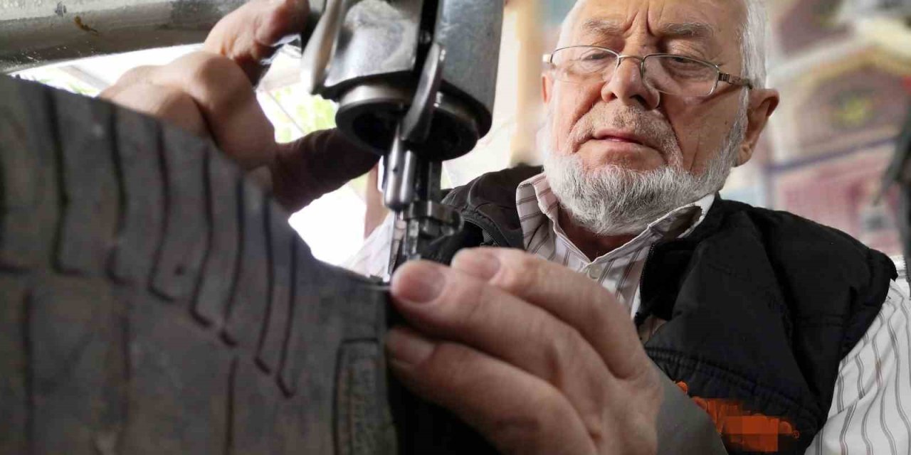 60 Yıldır Kunduracılık Yaparak Geçimini Sağlıyor