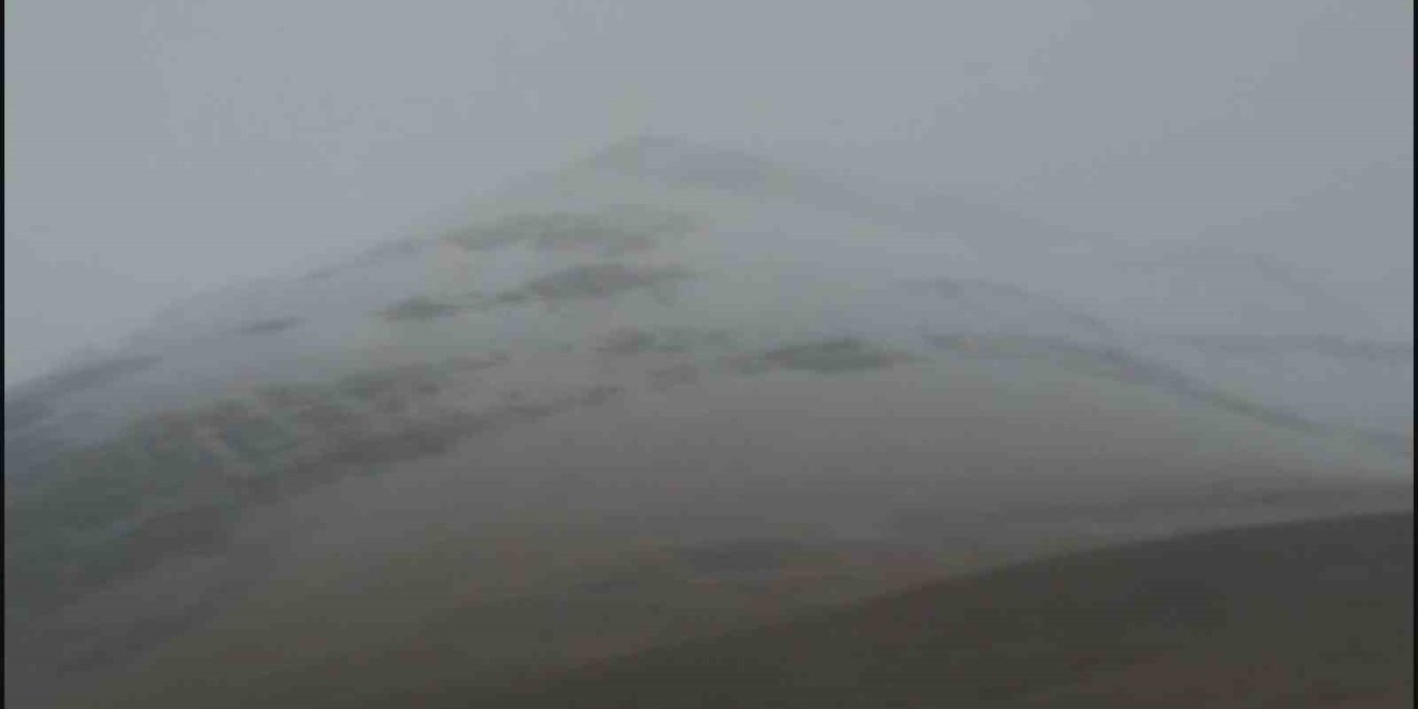 Aladağlar’a Kar Yağdı