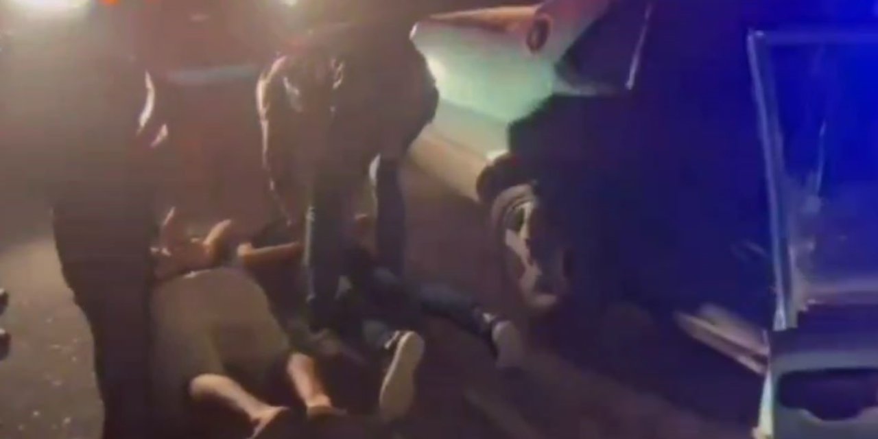 Jandarmadan Hareket Halindeki Otomobile Operasyon: 14 Ruhsatsız Tabanca Ele Geçirildi