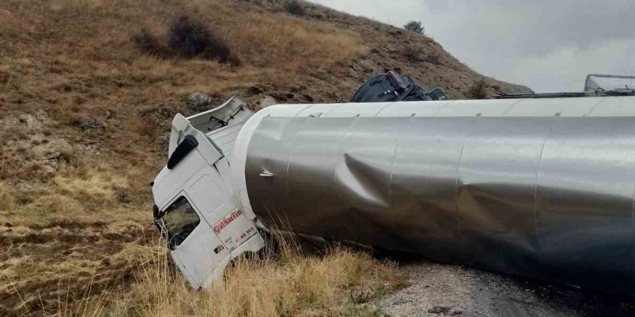 Kayseri - Kahramanmaraş Yolunda Tanker Devrildi