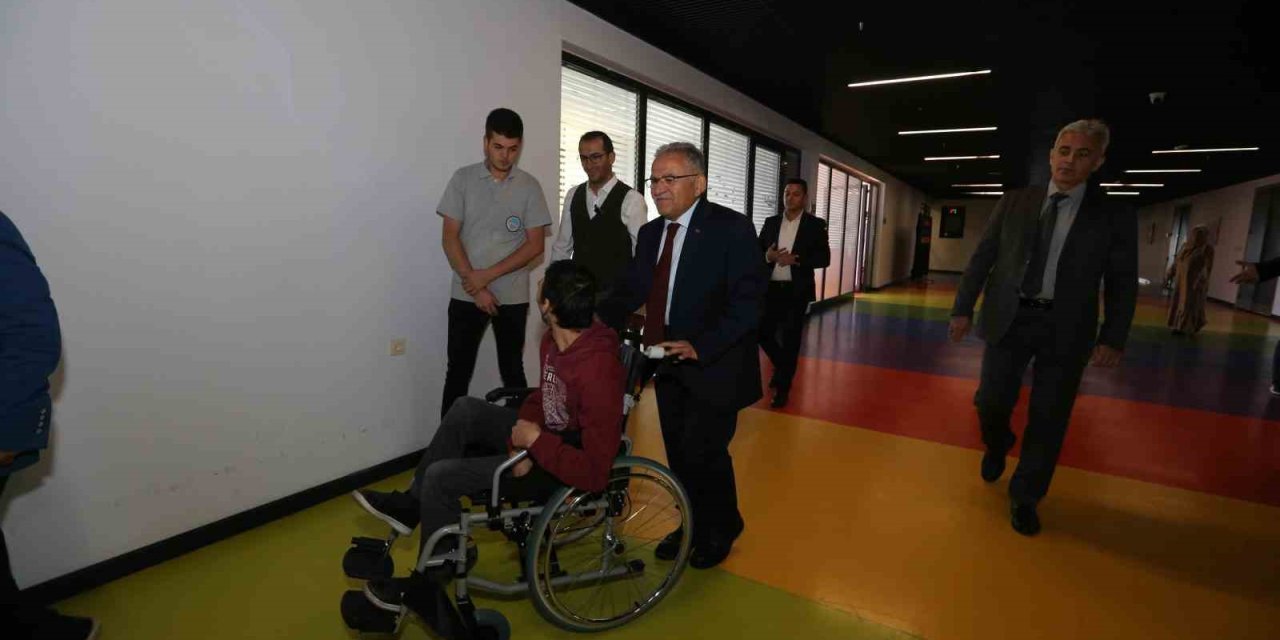 Engelsiz Yaşam Merkezine Kapalı Yüzme Havuzu