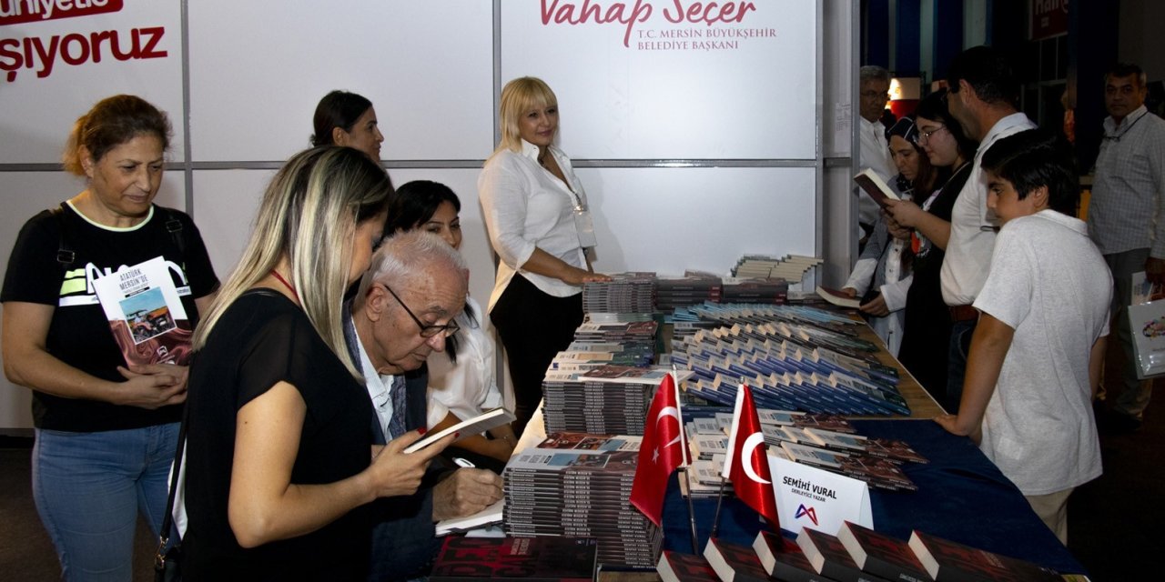 ’8. Cnr Mersin Kitap Fuarı’nda Mersin Büyükşehir Belediyesinin Standına Yoğun İlgi