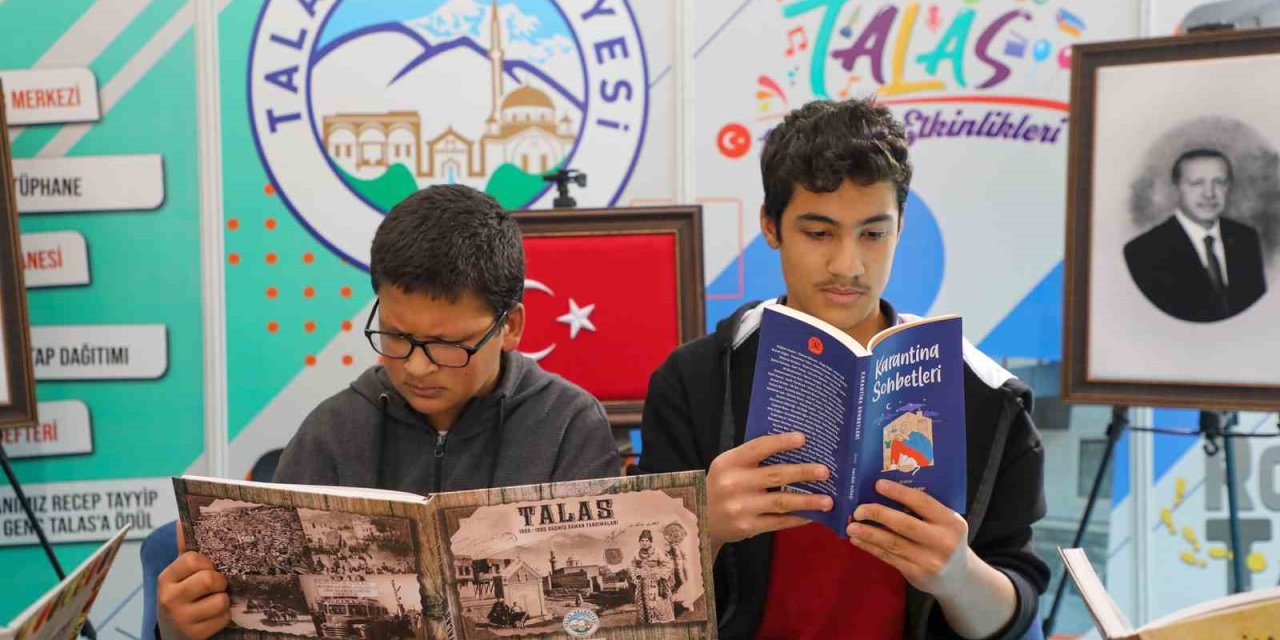 Kitap Fuarı’nda Talas Standına İlgi Büyük