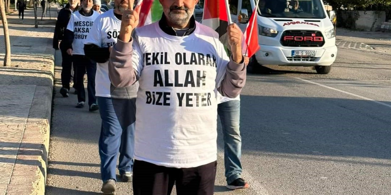 Filistin’e Yürüyerek Gitmek İçin Yola Çıkan Grup Niğde’ye Ulaştı
