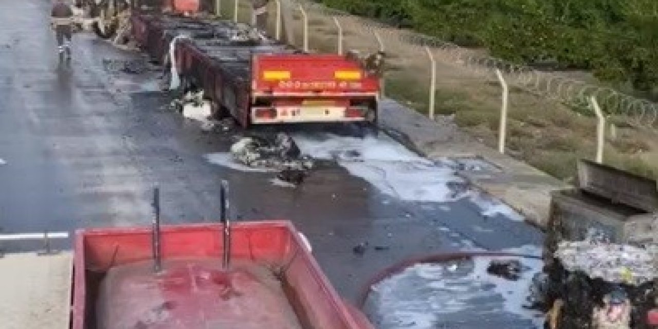 Tır Üzerindeki Geri Dönüşüm Ürünleri Yandı