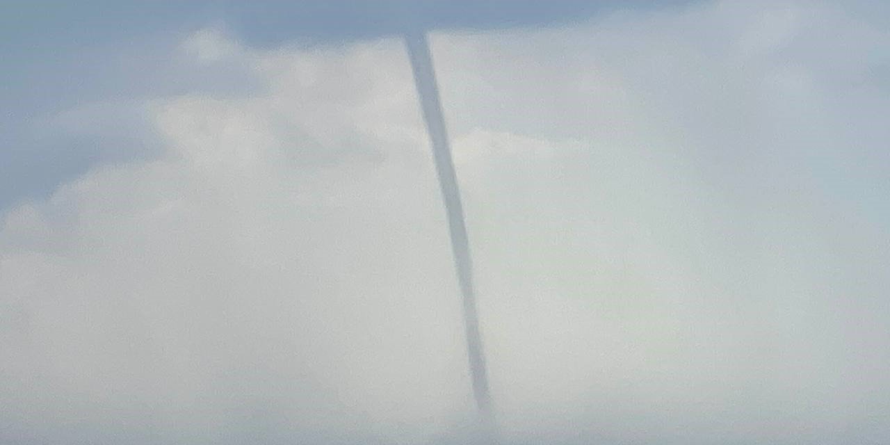 Antalya’da Deniz Üzerindeki Oluşan Devasa Hortum Korkuttu