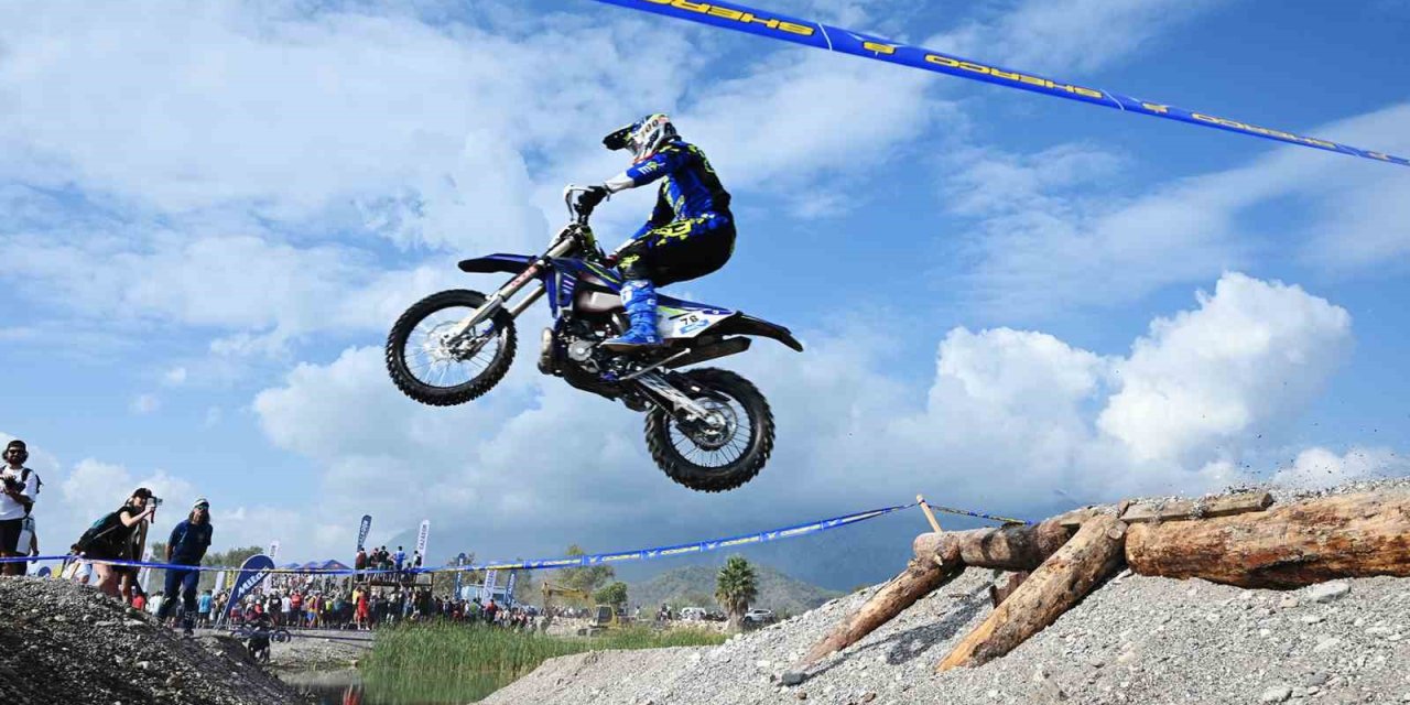 Endurocular Kemer Sahilinde Hünerlerini Sergiledi