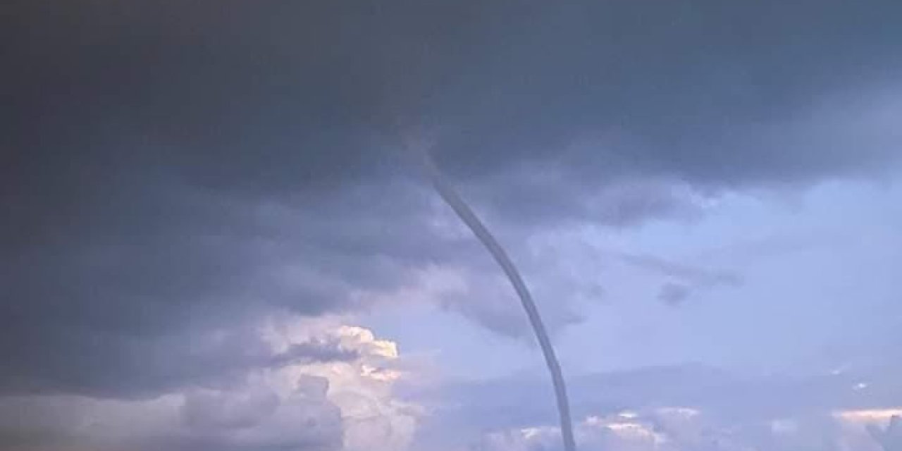 Antalya’da Denizde Oluşan Hortum Karaya Çıkmadan Kayboldu