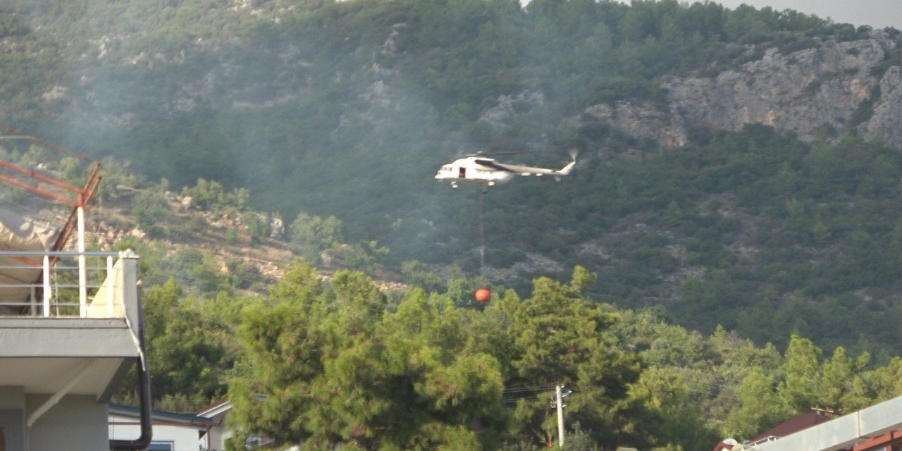 Alanya’da Ormanlık Alanda Çıkan Yangın Söndürüldü