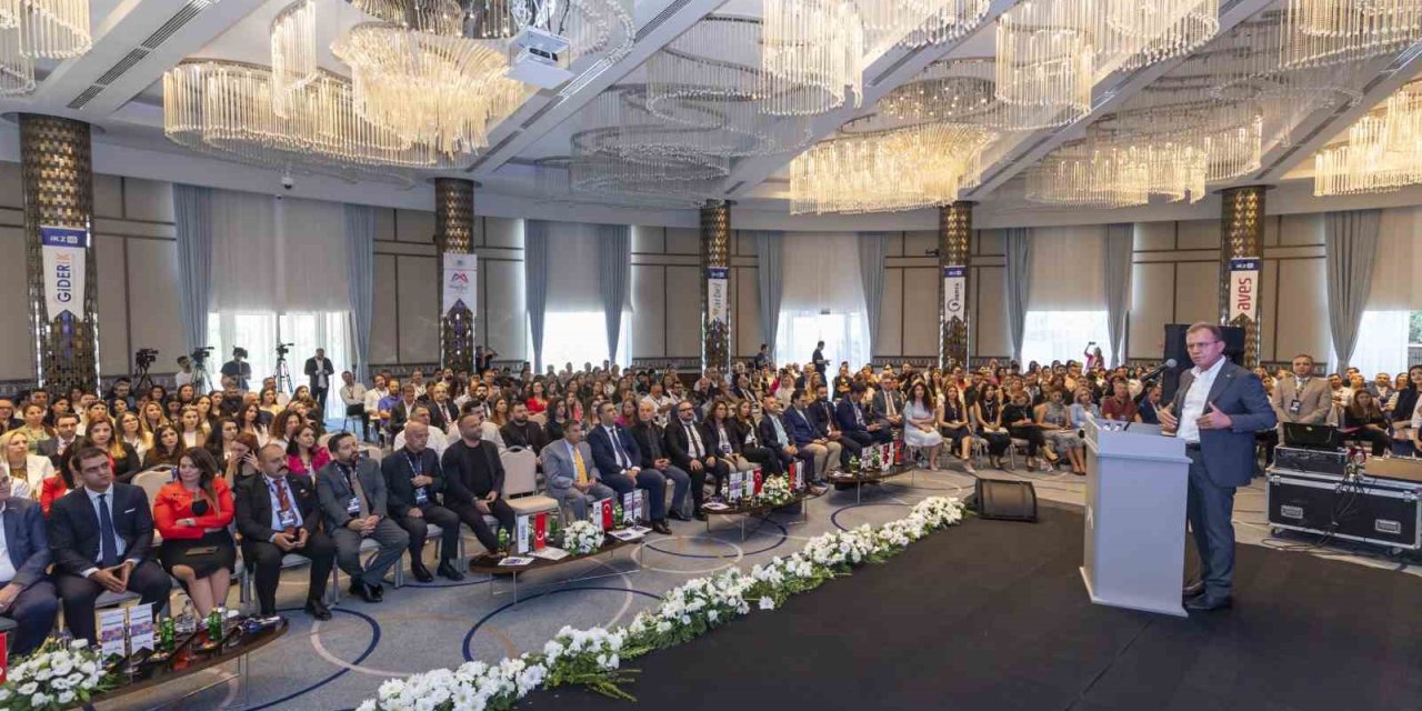 Seçer: "iyi Bir İnsan Kaynağınız Varsa, Belediye Başkanı İçin Sorun Baştan Halledilmiş Oluyor”