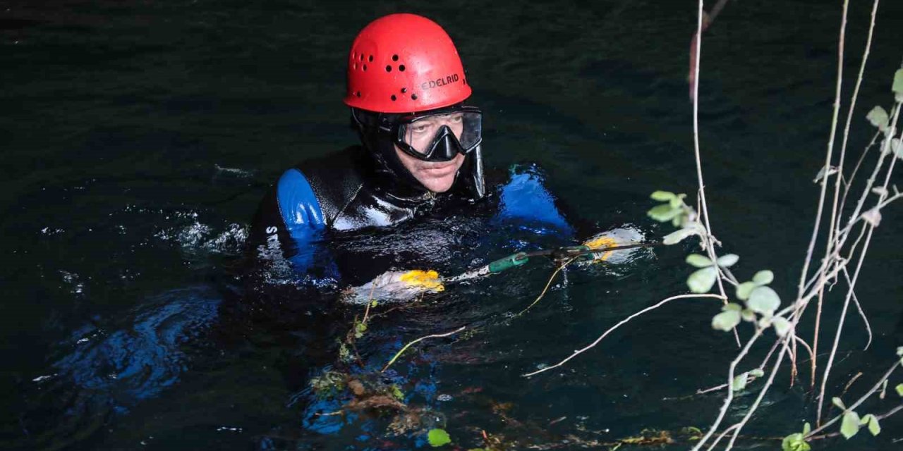 Düden Şelalesi’nde Temizlik Çalışması