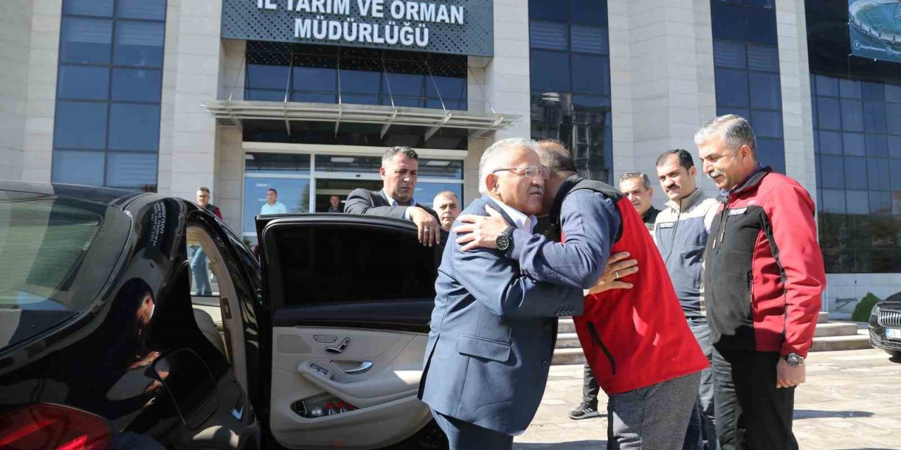 Başkan Büyükkılıç’tan İl Tarım Ve Orman Müdürü Saklav’a Hayırlı Olsun Ziyareti
