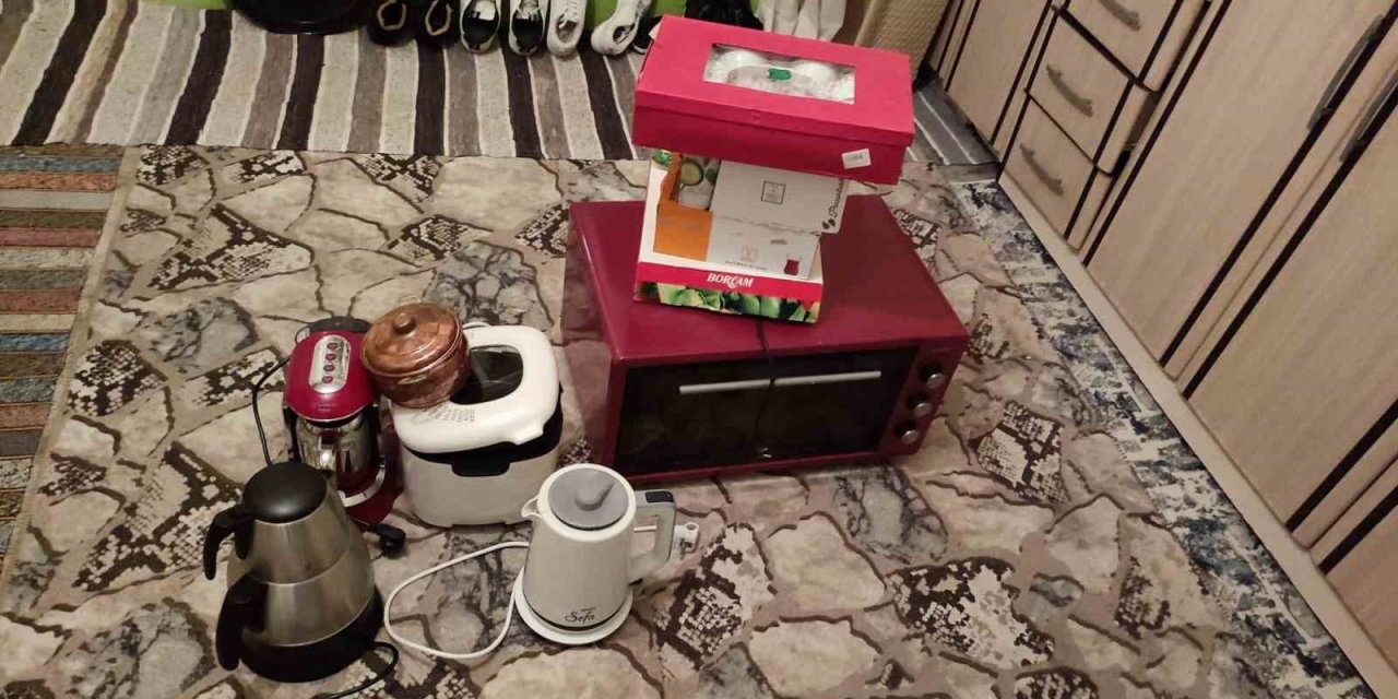 Polis, Birçok Evi Soyan 2 Şüpheliyi Yakaladı