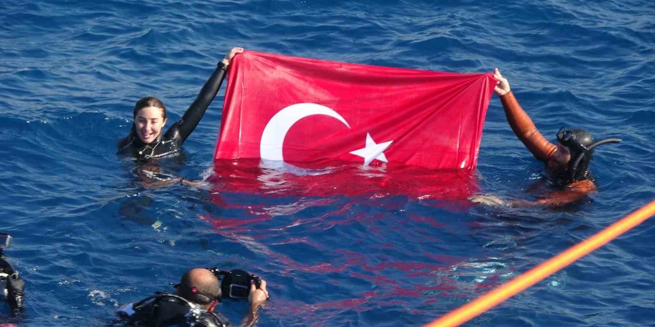 Şahika Ercümen, Antalya’da ’cumhuriyet’ İçin Dalacak