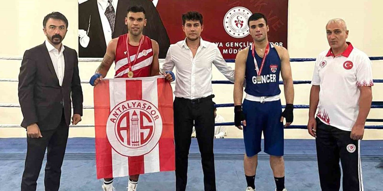 Antalyasporlu Boksör Muhammet Ali, Antalya Şampiyonu Oldu