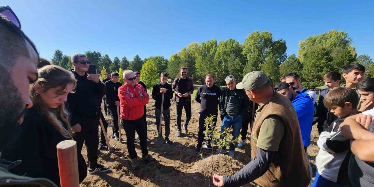 Muaythaiciler’den Ağaç Dikme Etkinliği