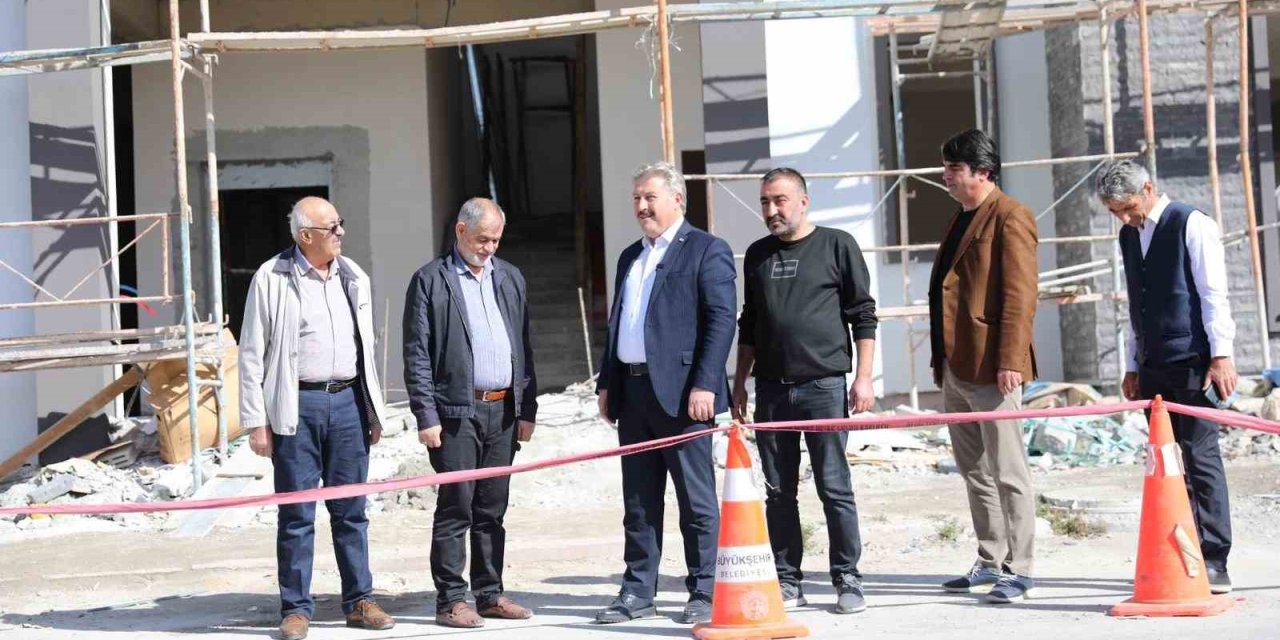 Şirintepe Mahallesinin Kütüphanesi Ve İkinci Bahar Evi’nde Sona Doğru