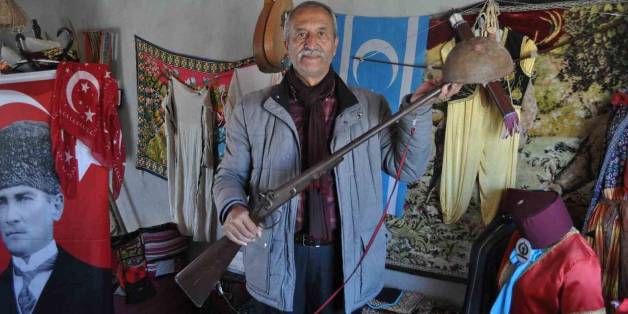 Eskişehir’de 38 Yıl Boyunca Topladığı Köy Eşyalarıyla Müze Oluşturdu