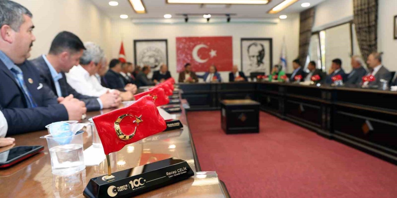 Talas’ta ’cumhuriyet’ Temalı Muhtarlar Toplantısı