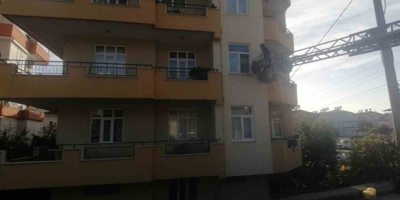 Bir Kadının ’eşime Ve Oğluma Ulaşamıyorum’ İhbarı Polisi Alarma Geçirdi