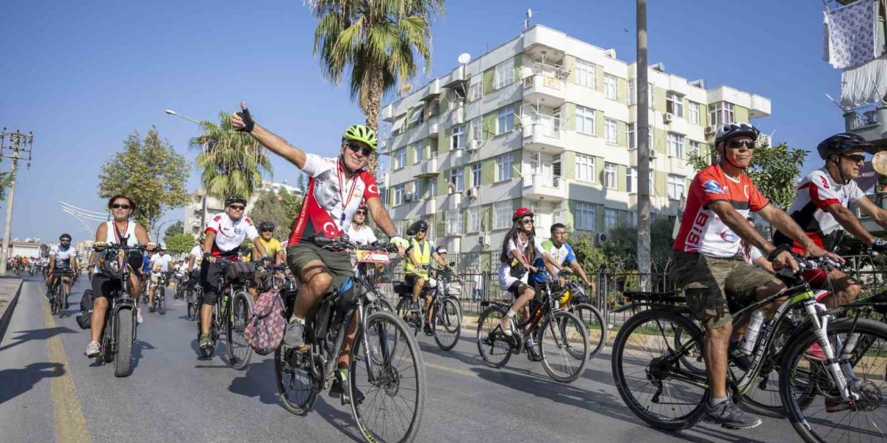Mersin’de Cumhuriyet’in 100. Yıldönümü Coşkuyla Kutlanıyor