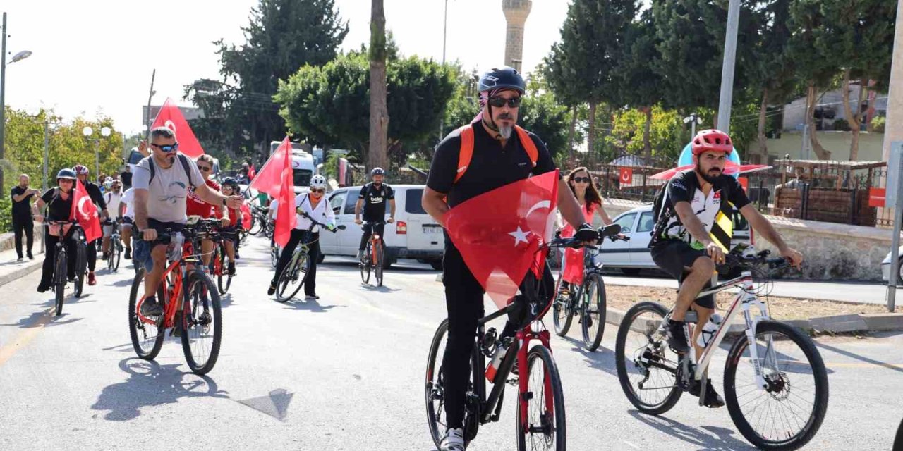 Toroslar’da 100. Yılda 100 Öğretmen İle 29 Kilometrelik Bisiklet Turu