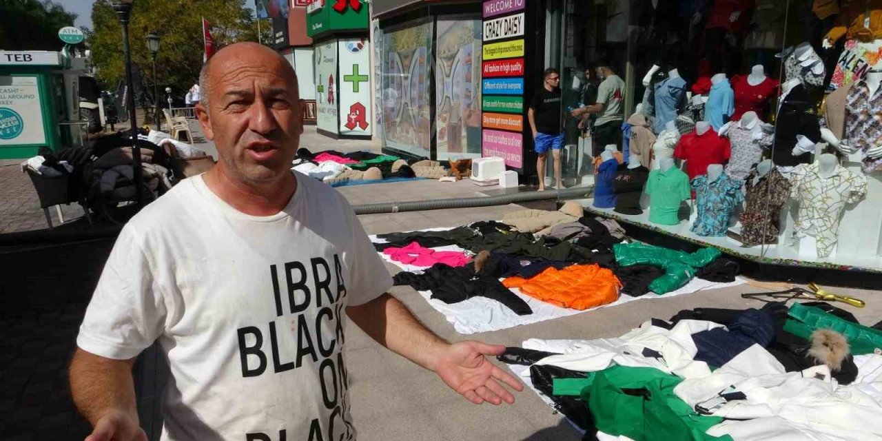 Patlayan Su Borusu Tekstil Mağazasında 3 Milyon Zarara Yol Açtı