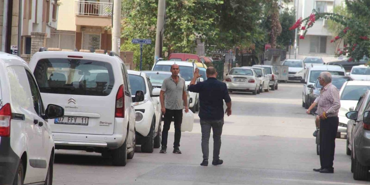 İcra Memurunu Karşısında Gören Kiracı, Tahliyeyi Benzin Bidonuyla Engellemeye Çalıştı