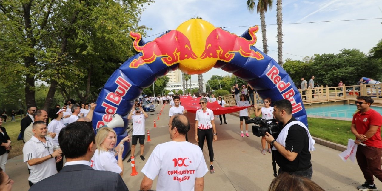 Cumhuriyet İçin Koş Akdeniz Etkinliği Gerçekleştirildi