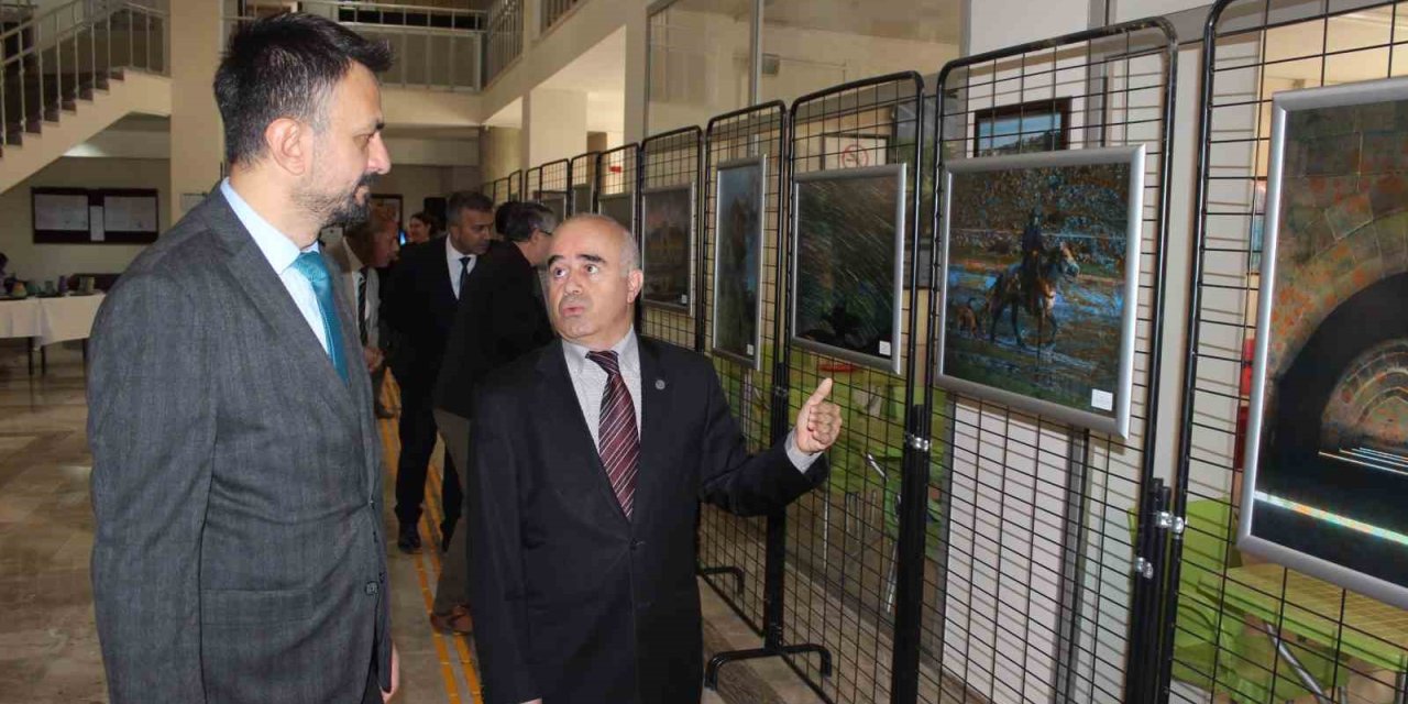 Dijital Sanat İle Geleneksel Sanat Tek Tabloda Birleşti