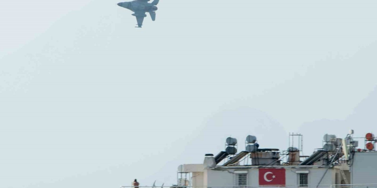 Antalya’da “türk Yıldızları” Yerine Semalarda Olacak F-16’lar Prova Uçuşu Gerçekleştirdi