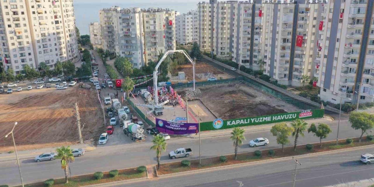 Mezitli’de Kapalı Yüzme Havuzunun Temeli Atıldı