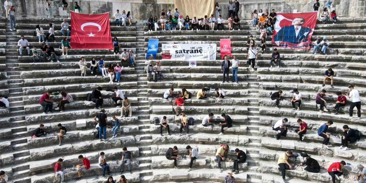 Aspendos Antik Tiyatrosu’nda “satranç Tarihle Buluşuyor” Etkinliği Düzenlendi