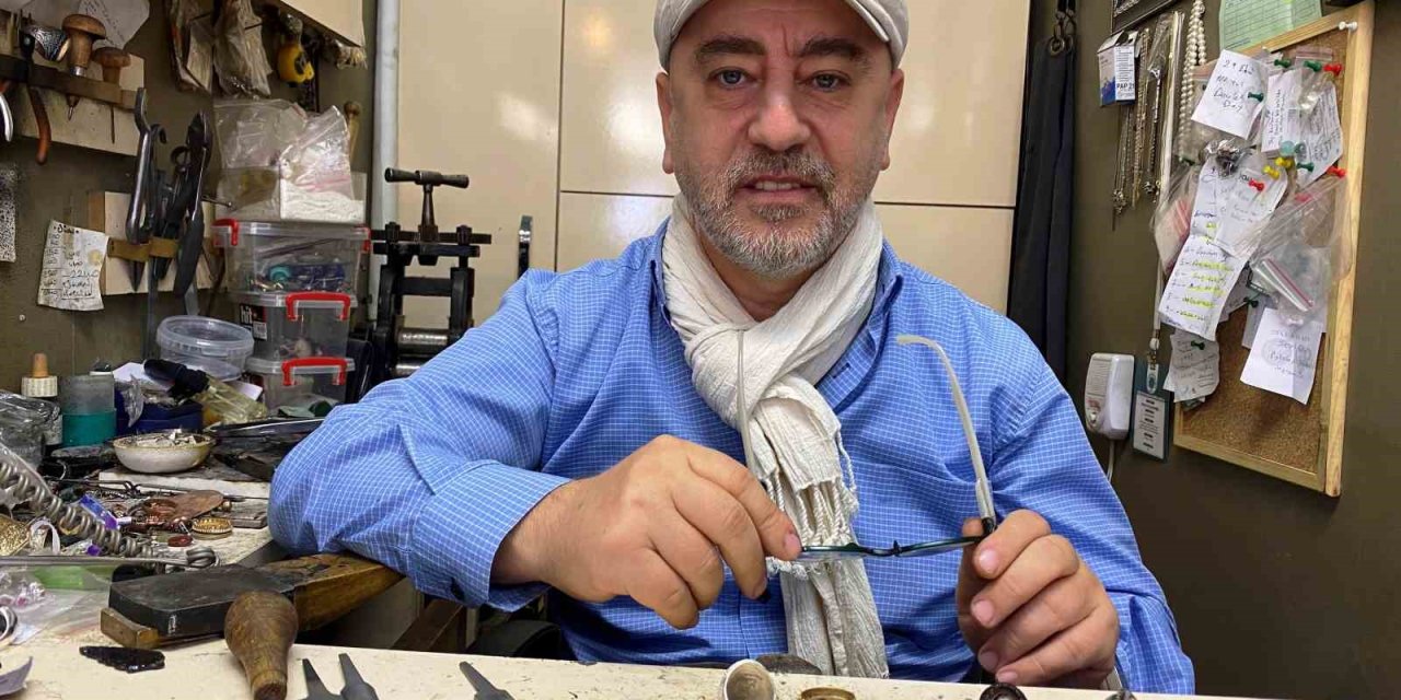 Mhp Lideri Devlet Bahçeli’ye “cumhuriyet’in 100. Yılı” Yüzüğü