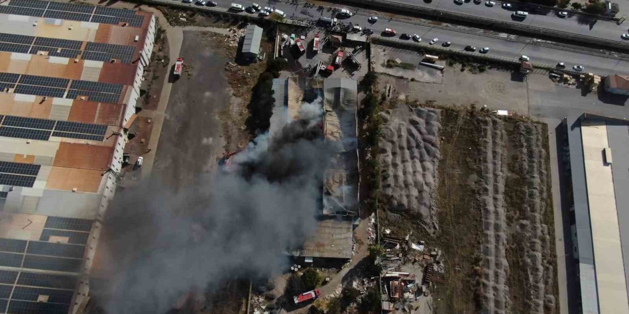 Kayseri’deki Fabrika Yangını 2 Saatte Kontrol Altına Alındı