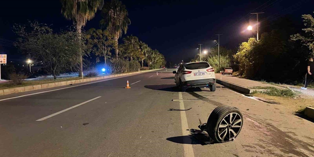 Kazaya Karışan Sürücü Hurdaya Dönen Aracını Bırakıp Kaçtı