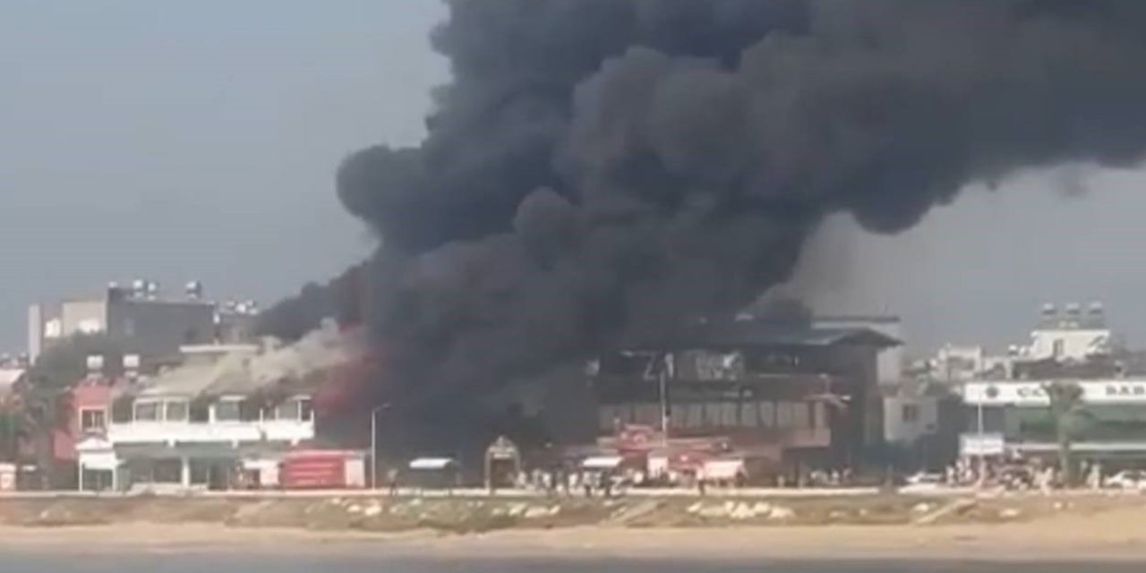 Mersin’de Bir Restoran Alev Alev Yandı