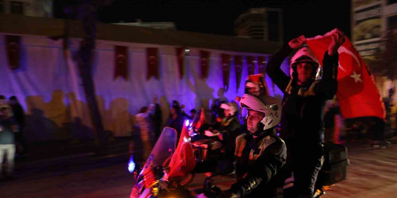 Niğde’de 29 Ekim Cumhuriyet Bayramı’nda Fener Alayı Düzenlendi