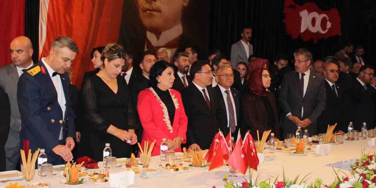 Vali Çiçek: “türkiye’nin Yeni Yüzyılına Adım Attığımız Bugün Her Zamankinden Daha Çok Çalışmalıyız”