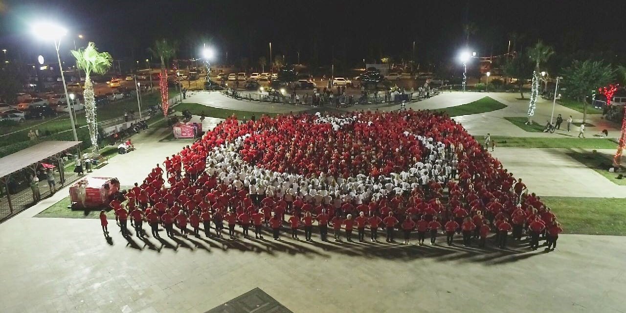 Antalya’da Saat 19.23’te 1923 Kişi Zeybek Oynayarak Ata’yı Selamladı