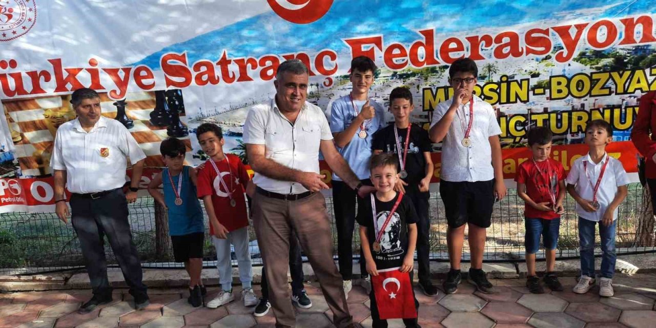 Bozyazı’da Satranç Turnuvası Tamamlandı