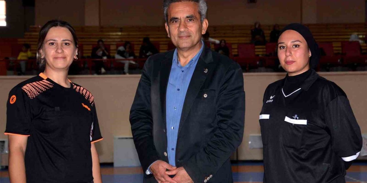 Cumhuriyet Kupası Hentbol Turnuvası Tamamlandı